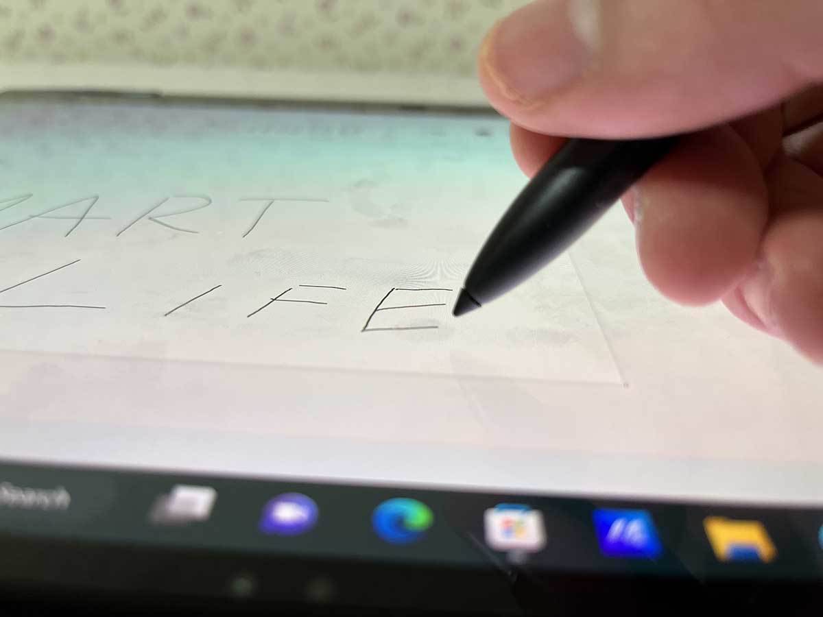 ASUS Zenbook S 13 Flip OLED Pen 2
