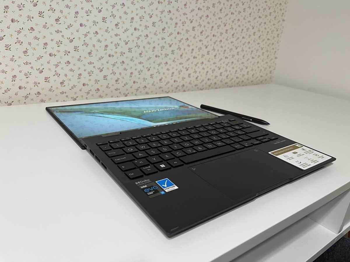 ASUS Zenbook S 13 Flip OLED 15.JPG