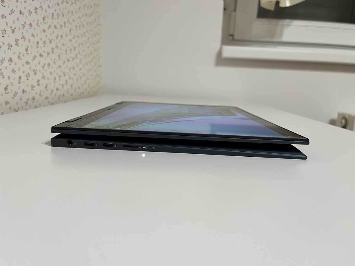 ASUS Zenbook S 13 Flip OLED 10.JPG