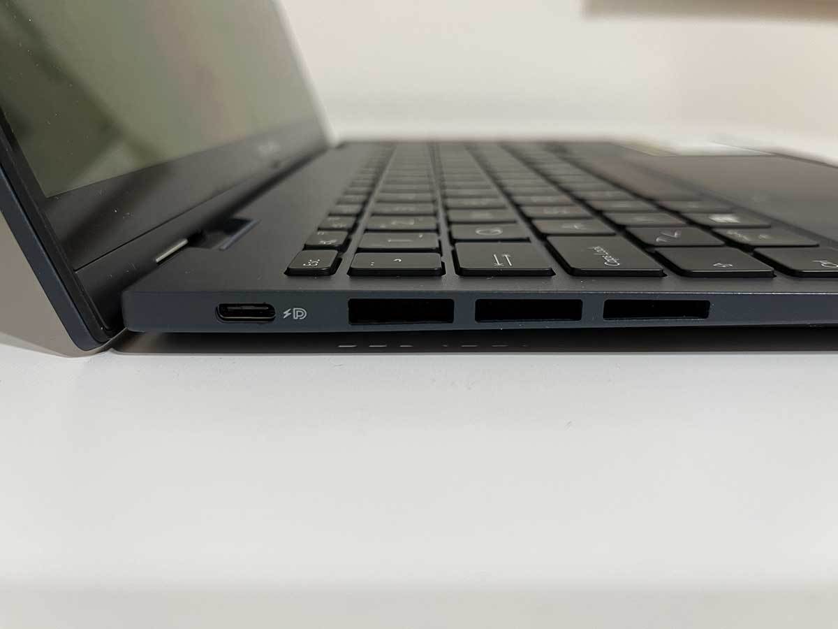 ASUS Zenbook S 13 Flip OLED 3.JPG