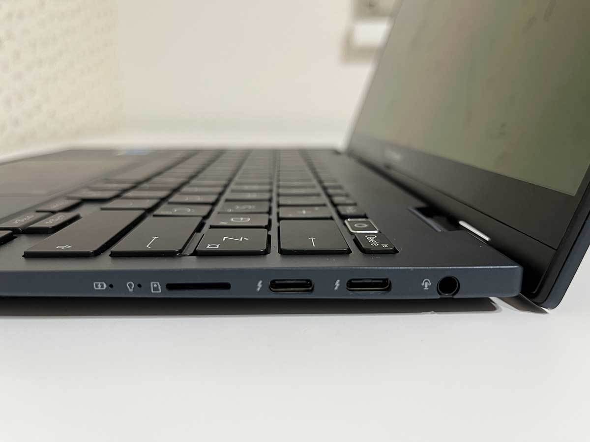 ASUS Zenbook S 13 Flip OLED 4.JPG