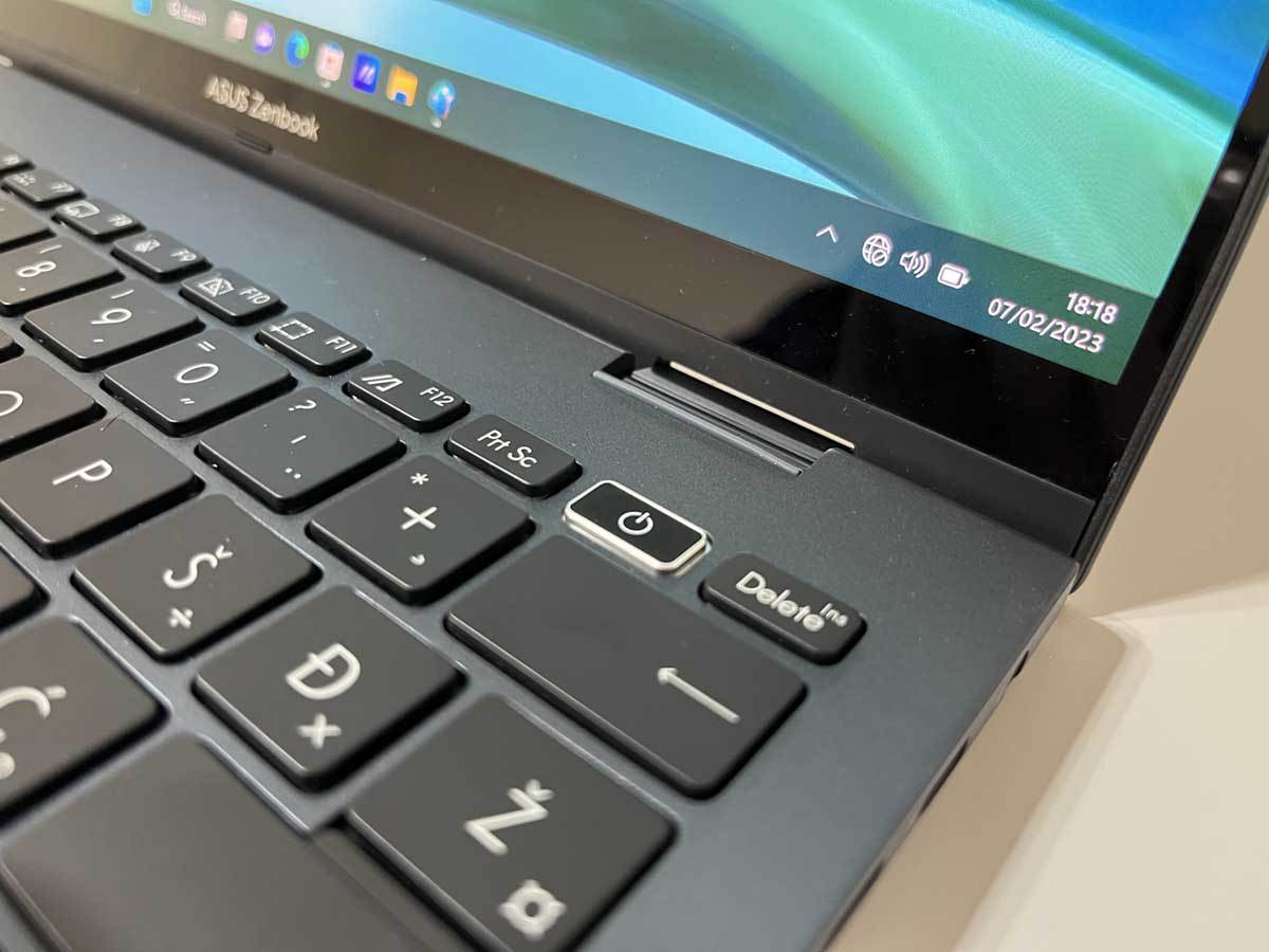 ASUS Zenbook S 13 Flip OLED 17.JPG