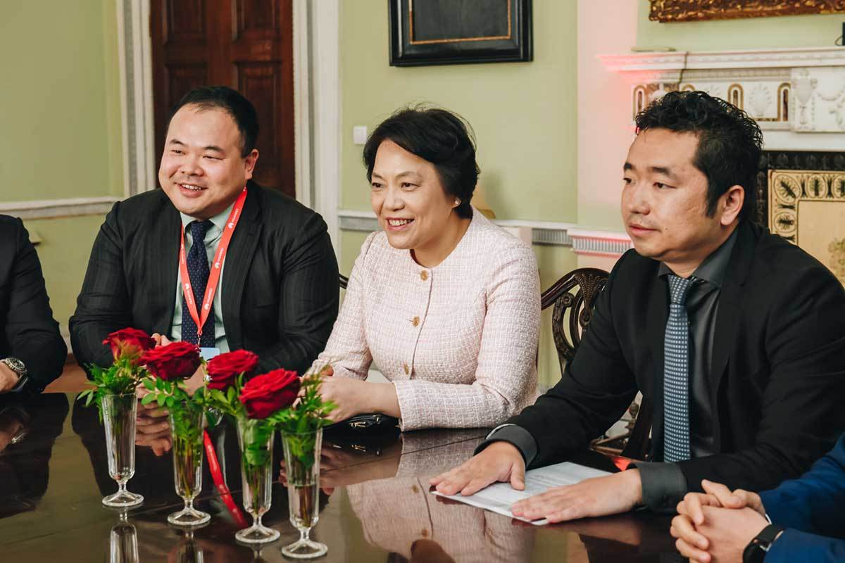 Huawei donacija Beli dvor 3.jpg