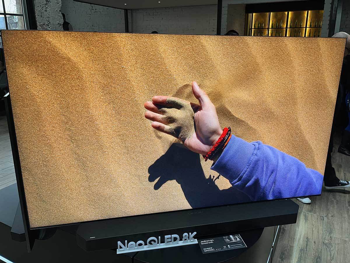 Samsung Neo QLED i OLED 2.JPG