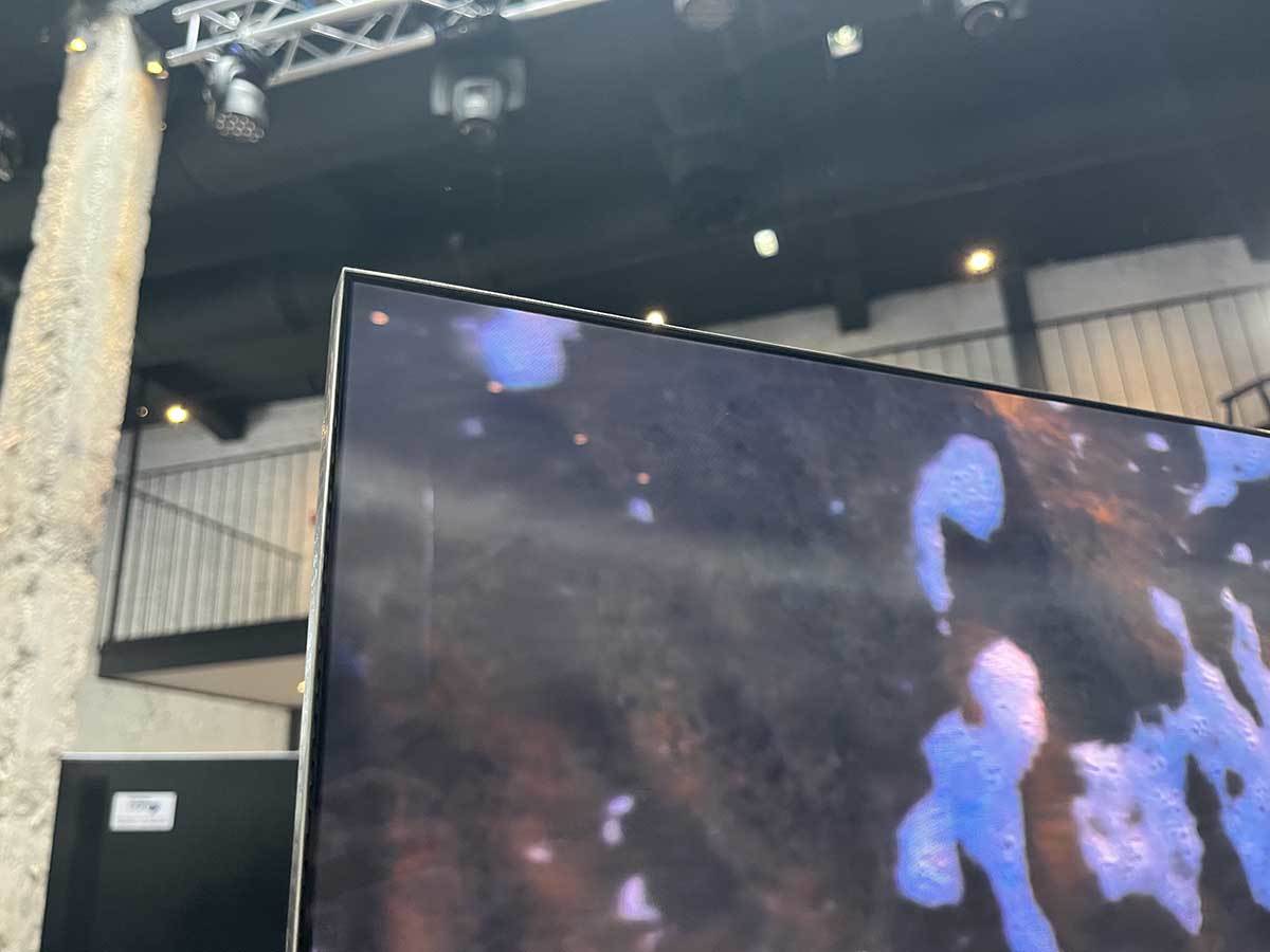 Samsung Neo QLED i OLED 1.JPG